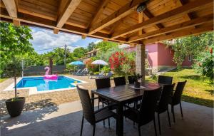 3 Bedroom Cozy Home In Veprinac