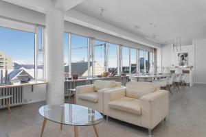 3BR City Center - Mountain View & Free Parking