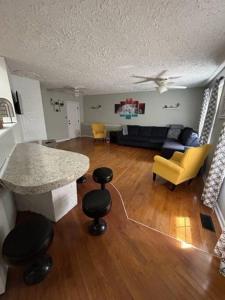 6 BR Home near Football Stadium!