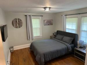 6 BR Home near Football Stadium!