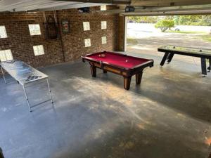 6 BR Home near Football Stadium!