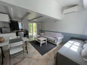 SOURCE DHARMONIE LÉcureuil Terres Rouges La Rocaille lOlivier