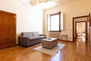 Santo Spirito Huge Apartment