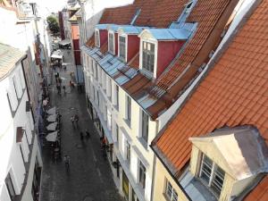 Old Town Modern Apartment