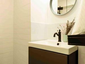 Sunny Large Flat - Top Location - Charming Balcony