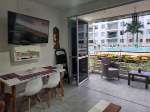 Apartamento Agualina Orange con vista a la piscina