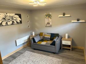 Stardust Getaway Tiny-Home E32AK40