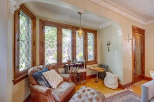 Ferndale Gem, Walk to Stores and Restaurants!