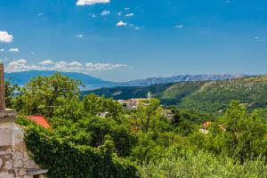 Villa Cocoon - Vacation Home with Heated Pool & Garden