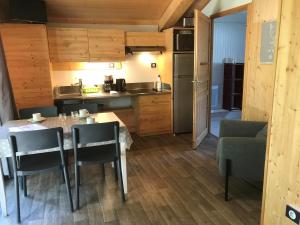 Maisons de vacances Les Granges de Leo : Chalet 2 Chambres - Accessible aux Personnes à Mobilité Réduite