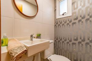 Bem localizado com 2 dormit., excelente