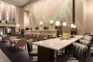 Hampton Inn Chicago DowntownN LoopMichigan Ave
