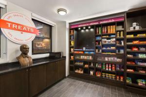 Hampton Inn Chicago DowntownN LoopMichigan Ave