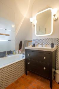 Appartements Appartement de caractere au coeur du vieux Tours : photos des chambres