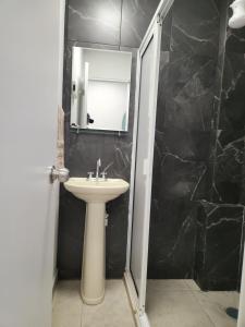 Las heliconias 3 moderno loft