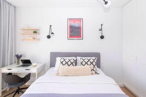 1bdr Apt wBalcony, free Pkg