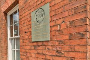 Paradise Square Remodelled 18th Century Ground Floor