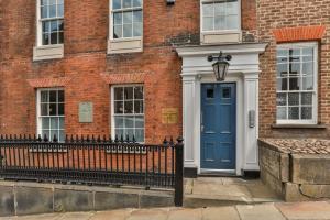 Paradise Square Remodelled 18th Century Ground Floor