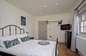 Paradise Square Remodelled 18th Century Ground Floor