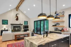 Gorgeous Modern Mountain Home - Mill Spring