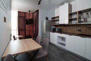 Arcadia 1-BR Panoramic sea view Gagarin Plaza 195-1