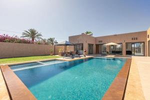 Villa Sanna, élégante avec piscine Chauffée, jeux