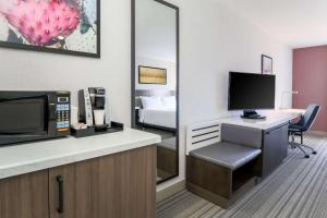 King Room with Whirlpool room in Hilton Garden Inn Reno