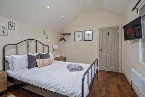 Paradise Square-Remodelled 18th Century Apartment