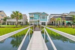 The Blue Whale Inn - Brick Landing