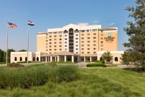 Embassy Suites by Hilton Kansas City International Airport