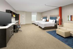 Queen Studio with Two Queen Beds - Mobility Access/Non-Smoking room in Home2 Suites By Hilton Charlottesville Downtown