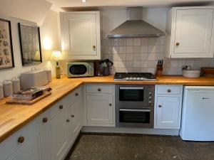 Wayside Cottage - Cosy Cottage in Somerset