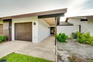 Waterfront Haines City Townhome with Community Pool!