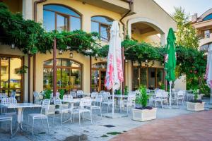 3 bedroom seaview apartment Ground floor