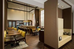 Hampton Inn & Suites SyracuseCarrier Circle