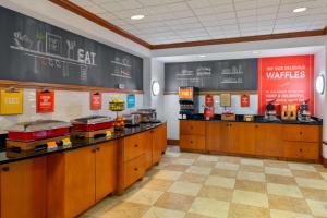 Hampton Inn Springfield South Enfield