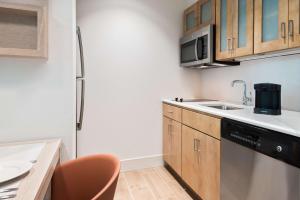 One-Bedroom King Suite - Non-Smoking room in Homewood Suites by Hilton Sarasota-Lakewood Ranch