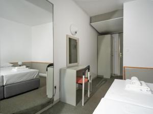 Economy Double or Twin Room without Balcony room in Hotel Miran Pirovac