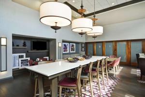 Hampton Inn & Suites Columbus-Easton Area