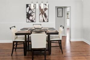 Stadium Sunflower Miramar home, 3 bd, 2 ba