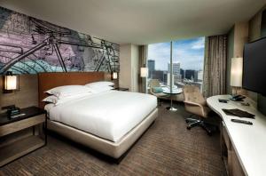 King Room room in Hilton Cleveland Downtown