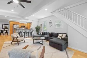 Blissful Boyne City Retreat: Luxurious & Modern! Sleeps 15! - Boyne City