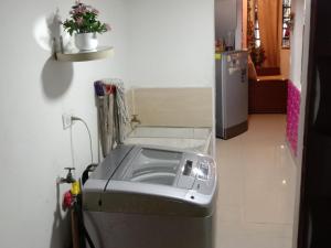 APARTAMENTO PARA TRES PERSONAS a 10 minutos del centro de eventos valle del pacifico y a la misma distancia del centro de la ciudad Y también a 300 mts del Orquideorama