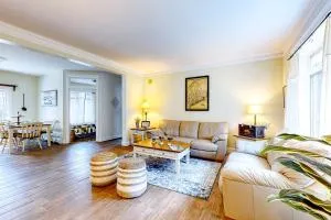 Maine Country Getaway - Aurora