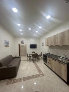 DORA HOUSE VALENTINO