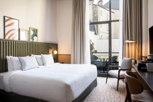 Hotels Le Parchamp, Paris Boulogne, a Tribute Portfolio Hotel : Chambre Lit King-Size Deluxe avec Balcon