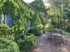 Maisons de vacances Ruime woning in de Morvan, Bourgogne met seizoensgebonden zwembad : photos des chambres