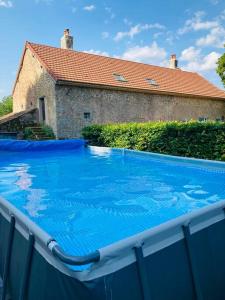 Maisons de vacances Ruime woning in de Morvan, Bourgogne met seizoensgebonden zwembad : photos des chambres