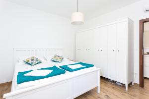 Apartments by the sea Pisak, Omis - 21568