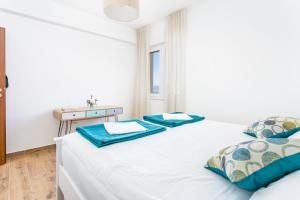 Apartments by the sea Pisak, Omis - 21568